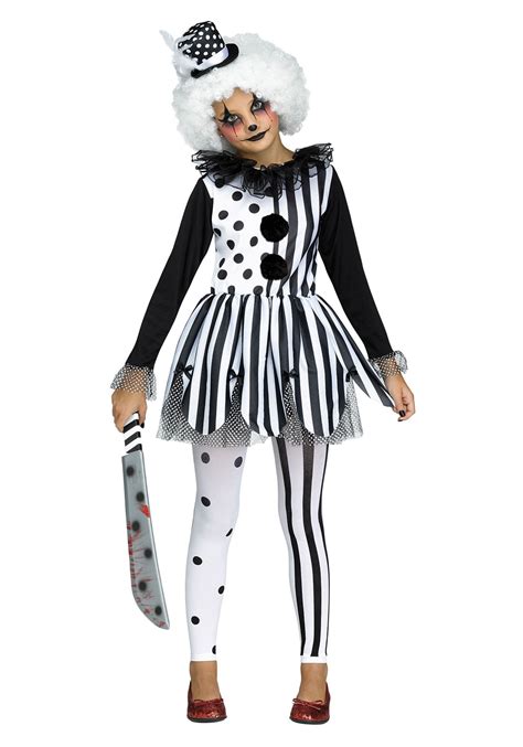 killer and victim costume 7