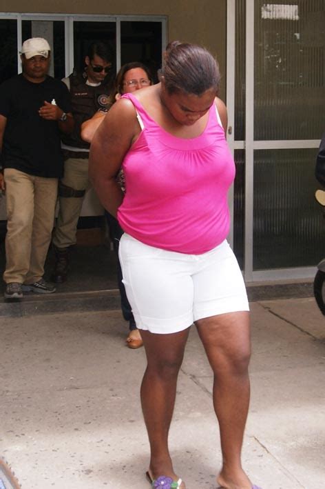 Mulher é presa 300 gramas de maconha celular e carregador na vagina Jornal o Timorante