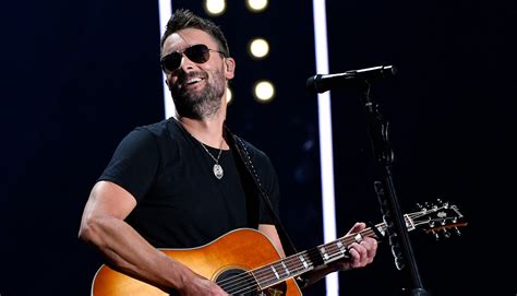 Eric Church tackles social issues, country music in serious new single