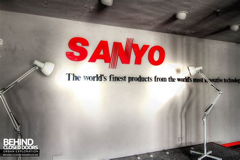 sanyo electronics factory lowestoft urbex  closed doors