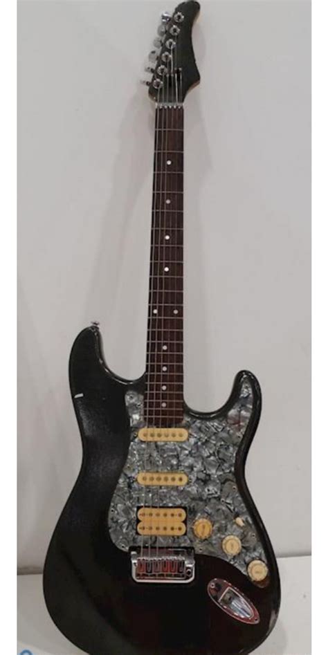 Please Help Identify R Guitarcirclejerk