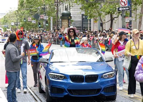 Participantes Da Parada Anual Do Orgulho Gay Em San Francisco Ca Foto De Stock Editorial