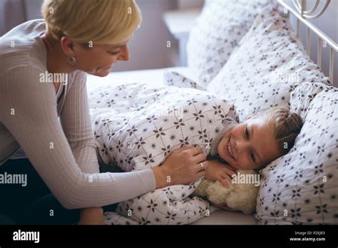 Blonde Mom Hi Res Stock Photography And Images Alamy