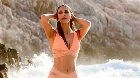 Sexy New Vaani Kapoor Bikini Pics
