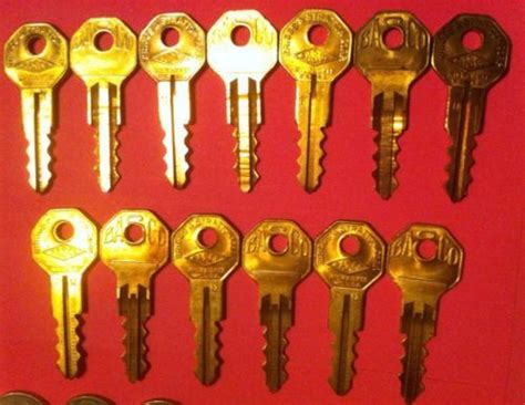 lot   basco key blanks     diff groove