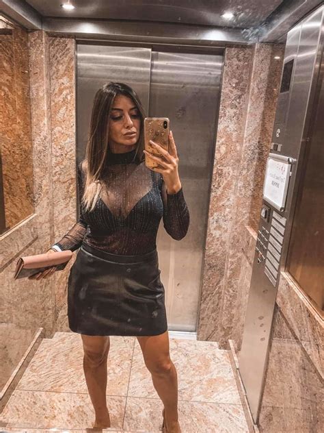 Sluts Make Selfie In Elevator Porn Pictures Xxx Photos Sex Images Pictoa