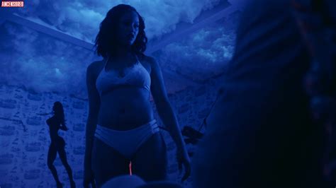 Elarica Johnson Nude Pics Page 1