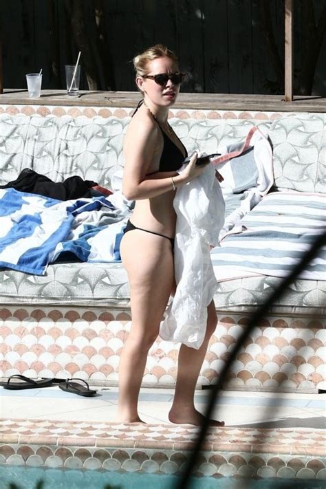 Tanya Burr Showed Off Her Fat Ass In A Bikini Without Filters And Makeup The Fappening