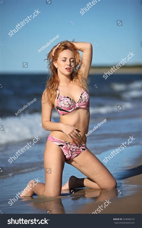 Portrait Happy Sexy Girl Pink Bikini 스톡 사진 Shutterstock