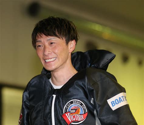 峰竜太が予選トップ通過「もう泣きそう」ファン投票1位vへ前進／若松sg ボート写真ニュース 日刊スポーツ