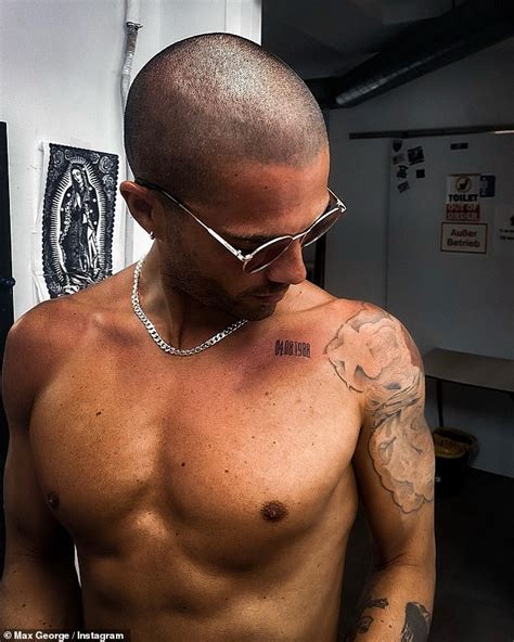 Maisie Smith Shows Off Her Peachy Behind In A Thong Style Bikini Daily Mail Online