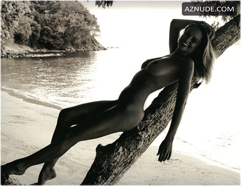 Genevieve Morton Nude From From 2017 Calendar AZNude