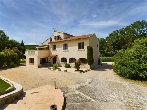 Belle villa avec piscine de 190m² sur 3360 m² de terrain