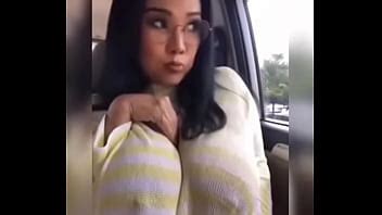 Braless Girl Shaking Tits In Car XNXX