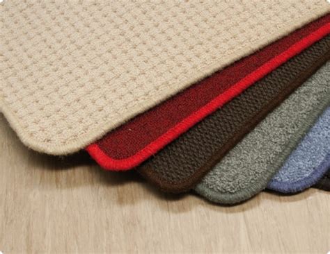 Что можно сделать из старого ковра - идеи на фото