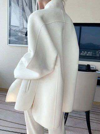 Pin su Style | Fantasie cappotti, Cappotti femminili, Cappotti