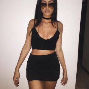 Dark Glasses And Cleavage Porn Pic