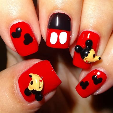 mickey nail art 1