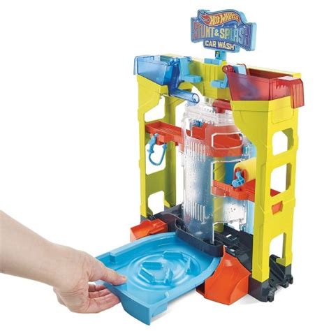 Hot Wheels Stunt Splash Car Wash Play Set