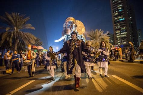 Tres Elefantes Pasan El Impresionante Pasacalles De Teatro A Mil 2024