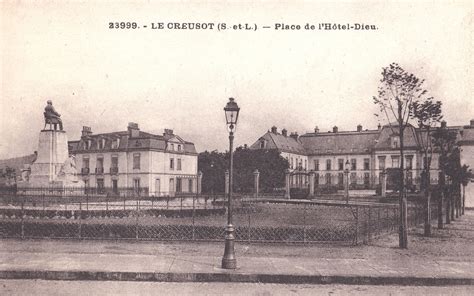 Le Creusot Place de l Hôtel Dieu Carte postale ancienne et vue d