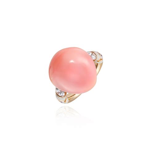 Natural Conch Pearl and Diamonds in 18kt Rose Gold Ring For Sale at
