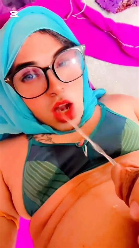 Beautiful Hijabi Transgender Peeing In Mouth Shemale Bathroom Porn By Faphouse Xhamster