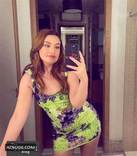 Amelia Dimoldenberg Sexy And Hot Photos Collection AZNude