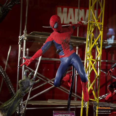 The Amazing Spider Man Hot Toys Peter Parker