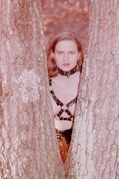 Desirable Bint Poses Completely Naked In The Woods Photos