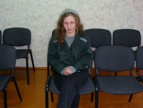 Участница Pussy Riot Алёхина готовится к встрече с движением Группа