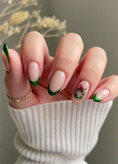 50 Festive Holiday Nail Designs Ideas Christmas Wreath Green