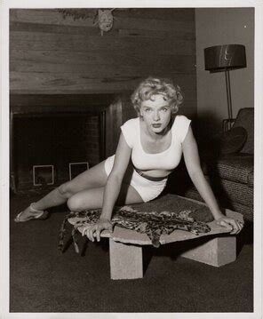 Gorgeous Shapes Porn Pic