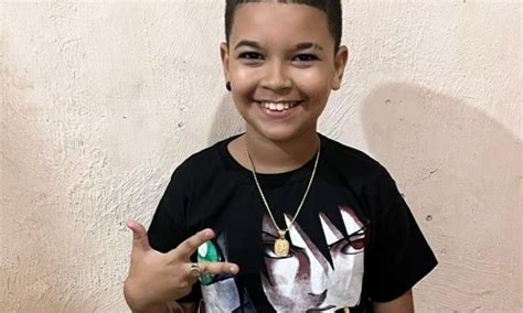 Menino de 11 anos morre por bala perdida durante festa de réveillon no Rio