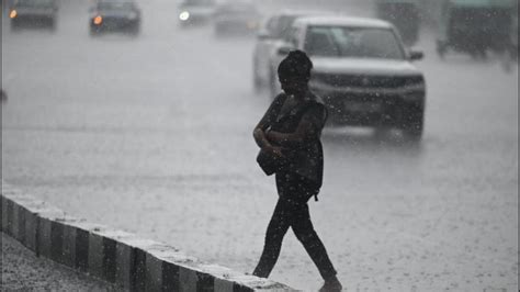 Imd Issues Orange Alert In 18 Districts Of Gujarat Hindustan Times