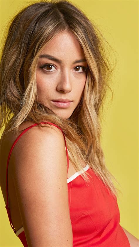 1082x1920 Resolution Chloe Bennet Comic Con 2018 Portrait 1082x1920