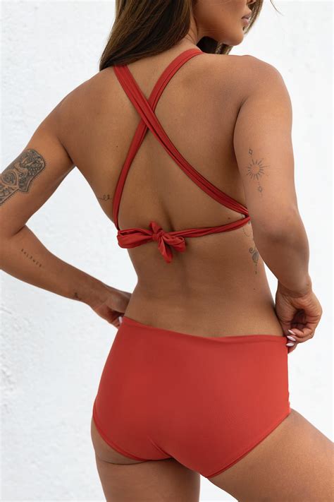 Góra od bikini wycięta wiązana duende ceglany terracotta Modne Lato 2025 bodya eu