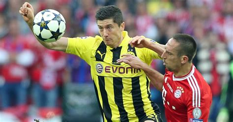 Robert Lewandowski gra z Bayernem Monachium do którego przechodzi