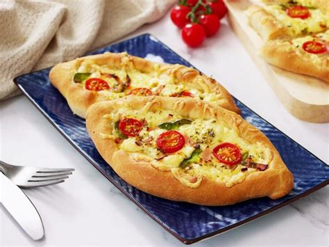 Peinirli Greek Pizza Boats Maria S Cook Book