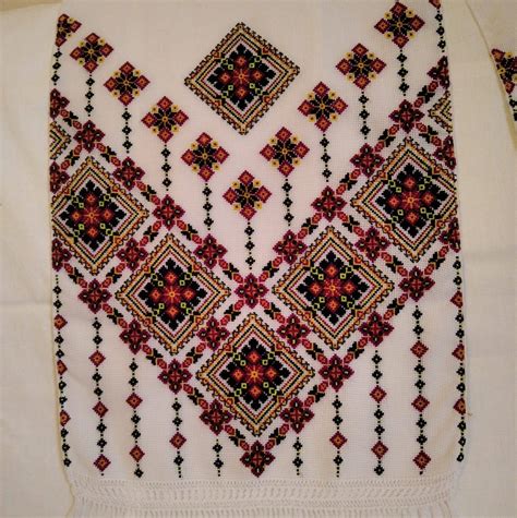 Вишиті рушники та ікони