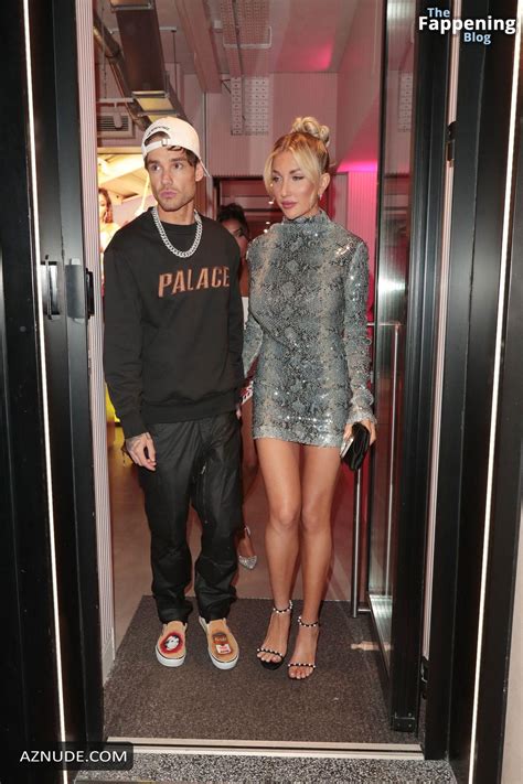 Kate Cassidy Sexy Seen With Liam Payne Flaunting Her Hot Legs At The