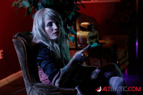 Nasty River Dawn And Evilyn Ink Having Weird Lesbian Fuck Session Photos