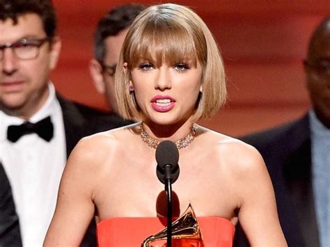 Taylor Swift Wins Album Of The Year The Hollywood Gossip