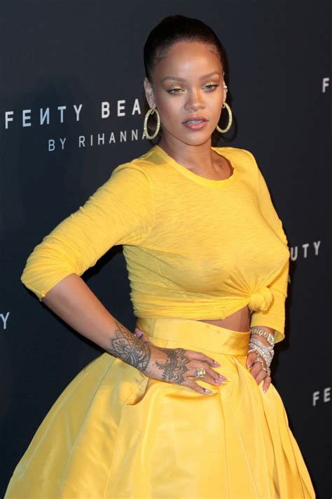 Rihanna Braless Hot Celebs Home