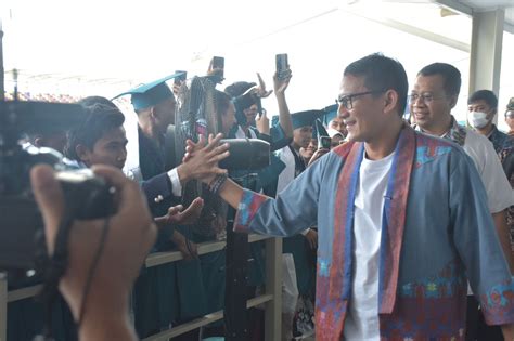 Kompak Bang Zul Dan Mas Menteri Hadiri Wisuda Politeknik Pariwisata Lombok