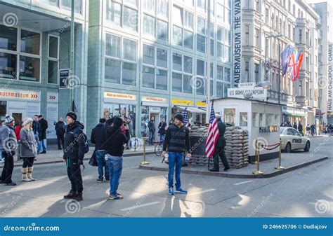 Berlin Germany March 12 2015 People Are Admiring Famous Checkpoint Charlie Which Used To