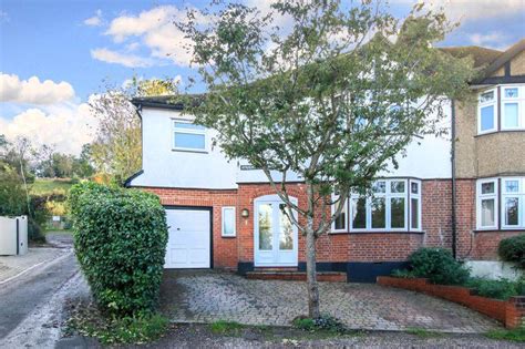 Roughdown Avenue Hemel Hempstead 4 Bed Semi Detached House £675 000