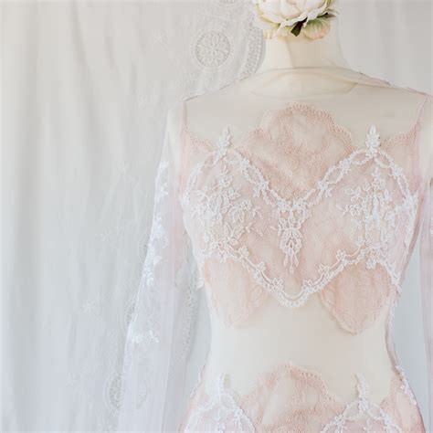 Robe de mariée féerique Nude Andralys Robes de mariée et tenues de scène sur mesure