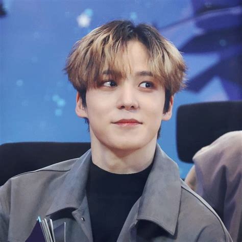 Pin By Kaitlyn D On Yunho Tan Skin Blonde Hair Blonde Tips Blonde Hair