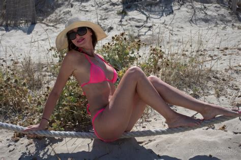 Bikini Model Wiesi Ai Enhanced Playa Muro My Paradise Topaz Faceai Enhance X Porn